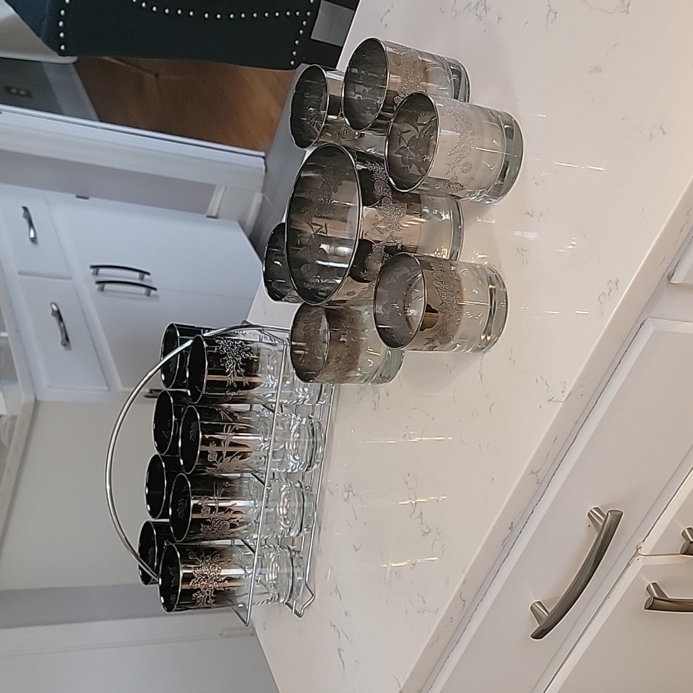 Vintage 16 piece Barware silver fade and frosted.